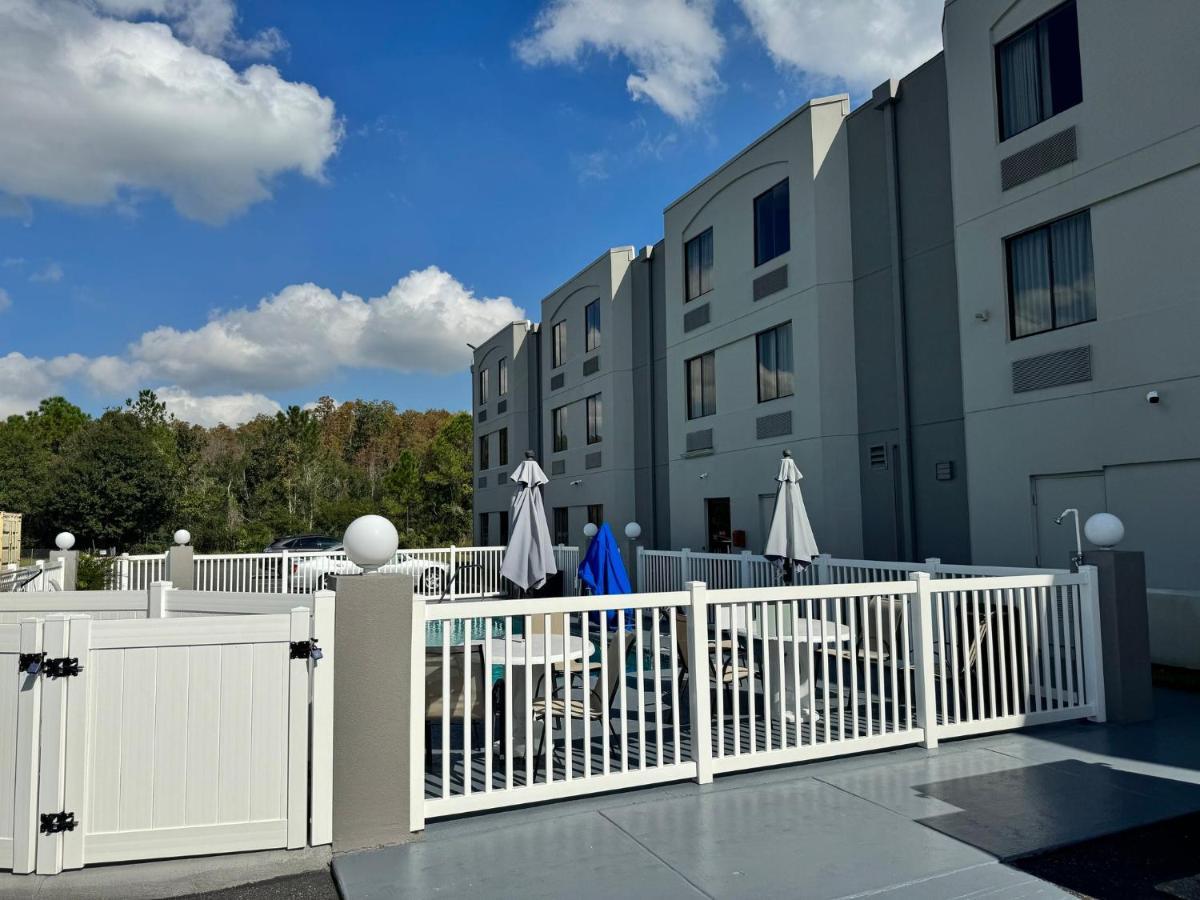 Spot X Hotel Tampa - Wesley Chapel By The Red Collection Eksteriør billede