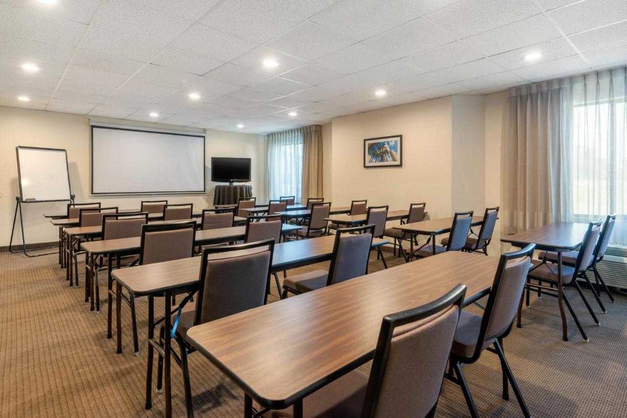 Spot X Hotel Tampa - Wesley Chapel By The Red Collection Eksteriør billede